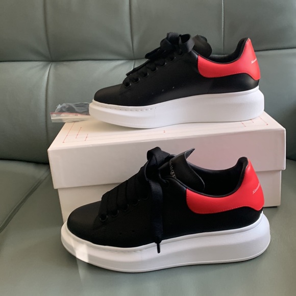Alexander McQueen  Oversize Colorblock Sneaker BLACK/ DARK CORAL - Picture 10 of 15